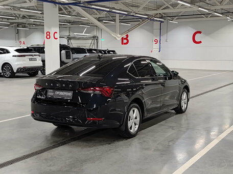 2021 Skoda Octavia IV (A8), чёрный, 1850000 рублей, вид 5