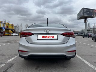 2019 Hyundai Solaris II, серый, 1600000 рублей, вид 4