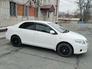 2010 Toyota Corolla Axio X (E140, E150) Рестайлинг, белый, 760000 рублей, вид 3