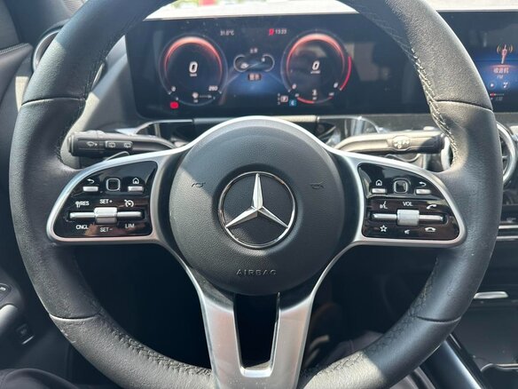 2022 Mercedes-Benz GLA 180 II (H247), белый, 2270000 рублей - вид 9