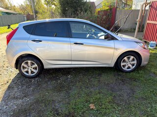 2012 Hyundai Solaris I, серебристый, 800000 рублей, вид 2