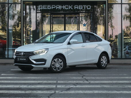 2025 Lada (ВАЗ) Vesta I Рестайлинг (NG), белый, 1550000 рублей, вид 1