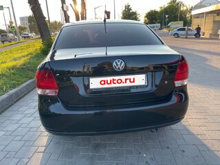 2014 Volkswagen Polo V, чёрный, 700000 рублей, вид 4