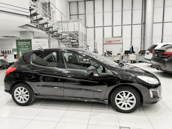 2011 Peugeot 308 I Рестайлинг, серый, 550000 рублей - вид 3