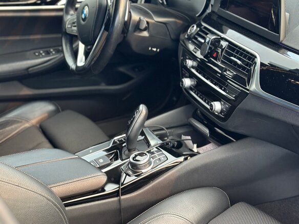2017 BMW 5 серии 520d VII (G30/G31/G38), чёрный, 3100000 рублей - вид 5