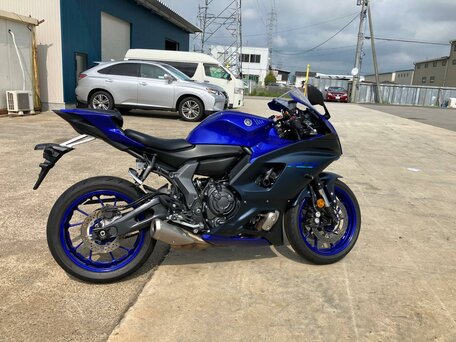 2024 Yamaha YZF-R7, синий, 827000 рублей, вид 2