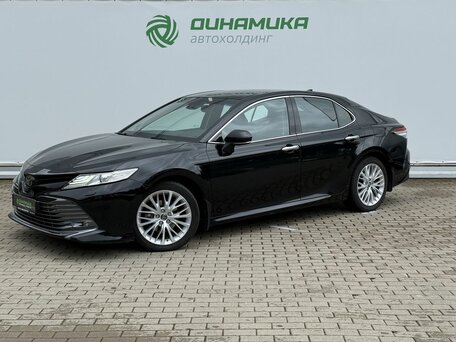 Toyota Camry VIII (XV70)