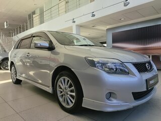 2009 Toyota Corolla Fielder X (E140, E150) Рестайлинг, серебристый, 899000 рублей, вид 3