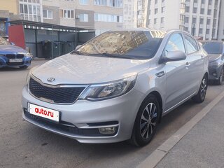 2015 Kia Rio III Рестайлинг, серебристый, 895000 рублей, вид 1