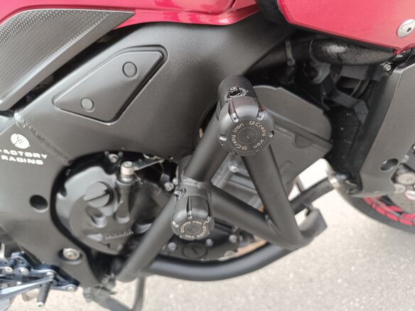 2007 Yamaha FZ1, красный, 550000 рублей - вид 12