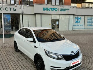 2016 Kia Rio III Рестайлинг, белый, 595000 рублей, вид 1