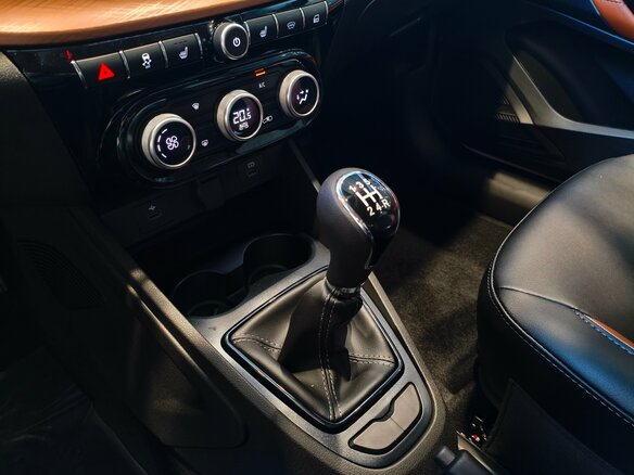 2026 Lada (ВАЗ) Vesta SW Cross I Рестайлинг (NG), серебристый, 2043000 рублей - вид 14
