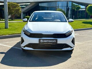 2026 Kia K3 II (China Market) Рестайлинг, белый, 2435000 рублей, вид 2