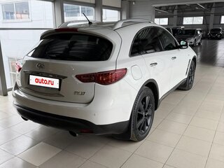 2011 Infiniti FX37 II (S51) Рестайлинг, белый, 2050000 рублей, вид 4
