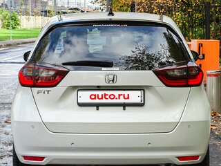 2022 Honda Fit IV Рестайлинг, белый, 1490000 рублей, вид 5
