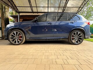 2021 BMW X5 40i IV (G05/G18), синий, 7700000 рублей, вид 2
