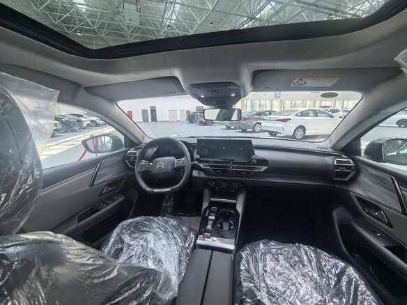 2026 Citroen C5 X, зелёный - вид 5