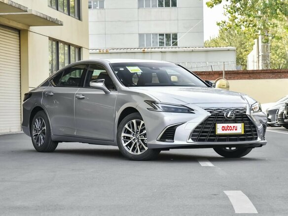 2026 Lexus ES 200 VII Рестайлинг 2, серебристый, 5690000 рублей - вид 2