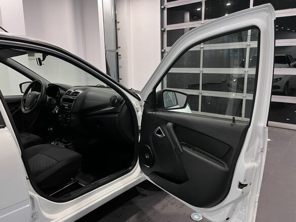 2019 Lada (ВАЗ) Granta I Рестайлинг, белый, 725000 рублей - вид 25