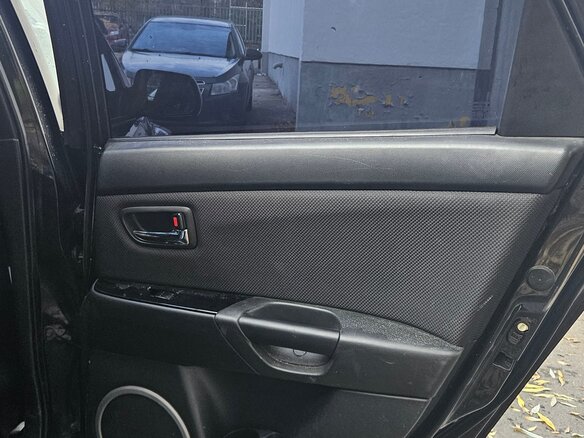 2008 Mazda 3 I (BK) Рестайлинг, чёрный, 800000 рублей - вид 18