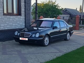 2000 Mercedes-Benz E-Класс 240 II (W210, S210) Рестайлинг, чёрный, 580000 рублей, вид 1