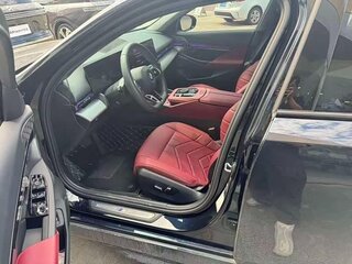 2025 BMW 5 серии Long 530Li xDrive VIII (G60/G61/G68), чёрный, 6579225 рублей, вид 5