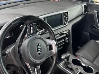 2020 Kia Sportage IV Рестайлинг, чёрный, 2650000 рублей, вид 5