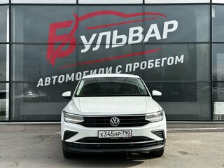 2021 Volkswagen Tiguan II Рестайлинг, белый, 1800000 рублей, вид 3