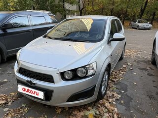 2013 Chevrolet Aveo II, серебристый, 980000 рублей, вид 2