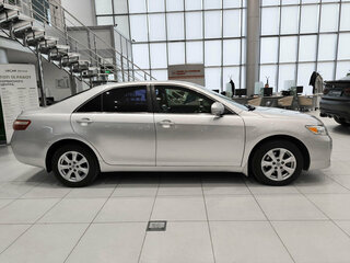 2011 Toyota Camry VI (XV40) Рестайлинг, серебристый, 1050000 рублей, вид 4