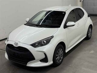 2022 Toyota Yaris IV, белый, 775000 рублей, вид 2