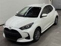 2022 Toyota Yaris IV, белый, 775000 рублей - вид 1