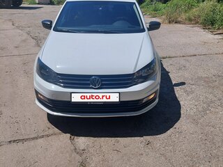 2016 Volkswagen Polo V Рестайлинг, белый, 800000 рублей, вид 1