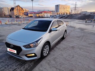 2018 Hyundai Solaris II, серебристый, 1100000 рублей, вид 2
