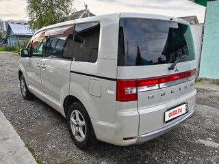 2011 Mitsubishi Delica D:5 I, белый, 600000 рублей, вид 3