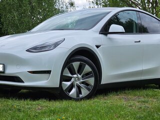 2023 Tesla Model Y Long Range I, белый, 2800000 рублей, вид 1