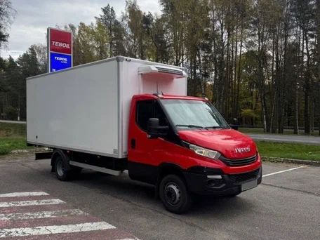 2019 Iveco Daily, красный, 3500000 рублей, вид 1