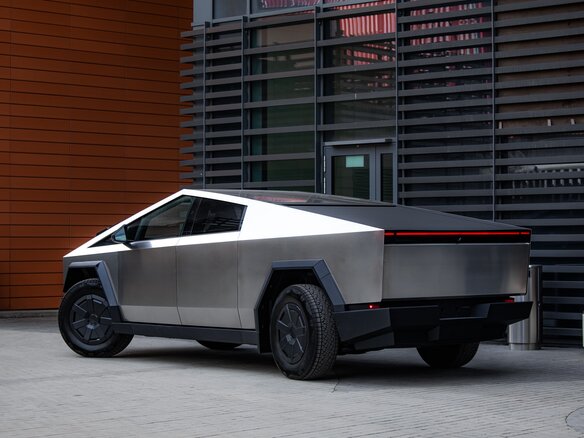 2026 Tesla Cybertruck Cyberbeast, серебристый - вид 6