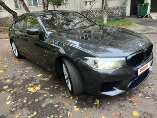 2019 BMW 5 серии 520i VII (G30/G31/G38), серый, 2500000 рублей, вид 3