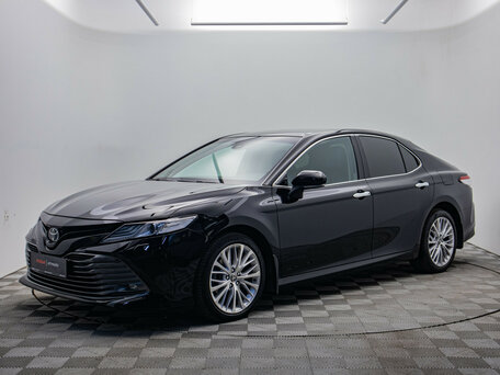 Toyota Camry VIII (XV70)