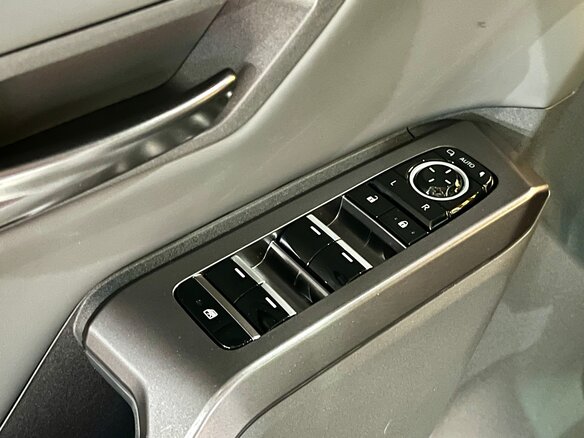 2026 Toyota RAV4 VI (XA60), белый, 3944000 рублей - вид 13