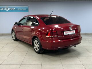 2017 Volkswagen Polo V Рестайлинг, красный, 1150000 рублей, вид 5