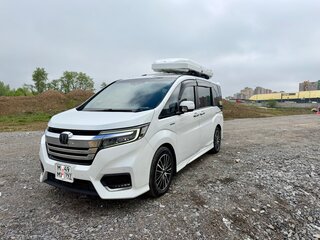 2018 Honda Stepwgn Spada V Рестайлинг, белый, 2450000 рублей, вид 1