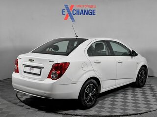 2013 Chevrolet Aveo II, белый, 599000 рублей, вид 5