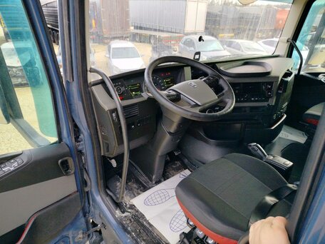 2019 Volvo FH, синий, 7607500 рублей, вид 5