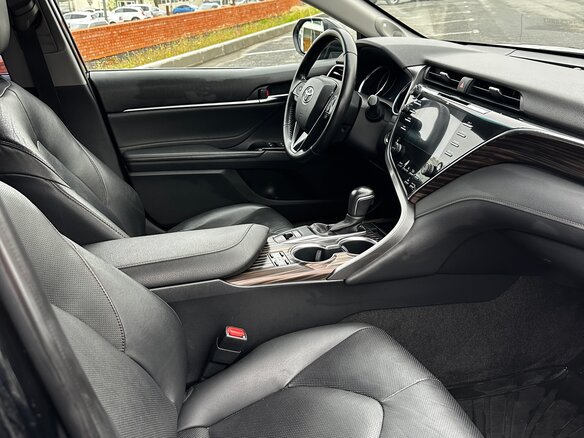2019 Toyota Camry VIII (XV70), чёрный, 2550000 рублей - вид 6