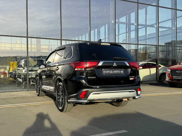 2018 Mitsubishi Outlander III Рестайлинг 3, чёрный, 2080000 рублей - вид 6