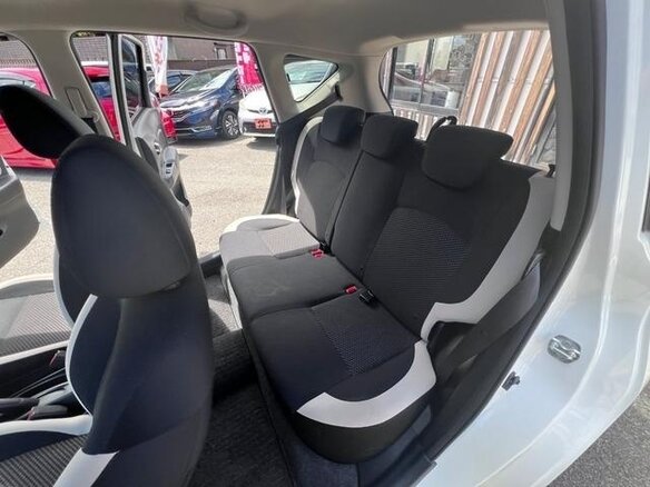 2020 Nissan Note II Рестайлинг, белый, 700000 рублей - вид 12