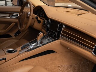 2013 Porsche Panamera 4S Executive I Рестайлинг, коричневый, 3000000 рублей, вид 4