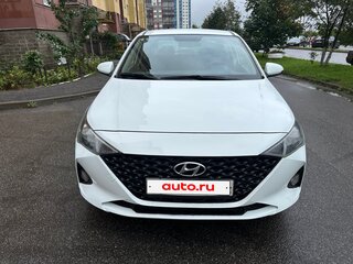 2020 Hyundai Solaris II Рестайлинг, белый, 645000 рублей, вид 1